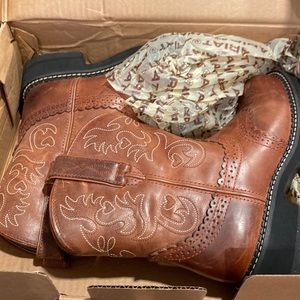 Fat baby Saddle boots